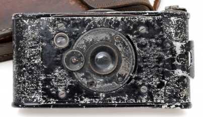 カビの生えた古いカメラ